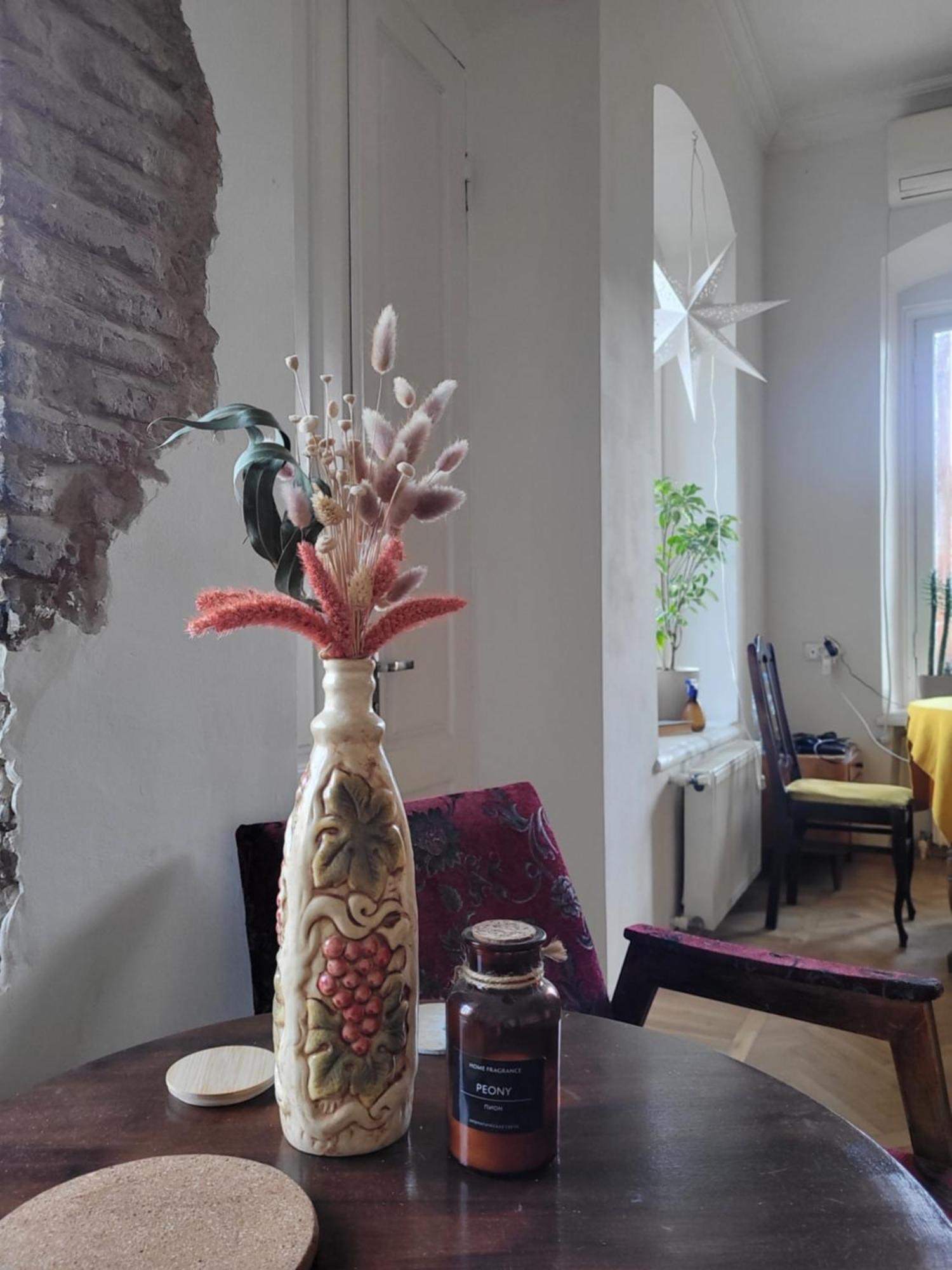 Friends Hostel Тбілісі Екстер'єр фото