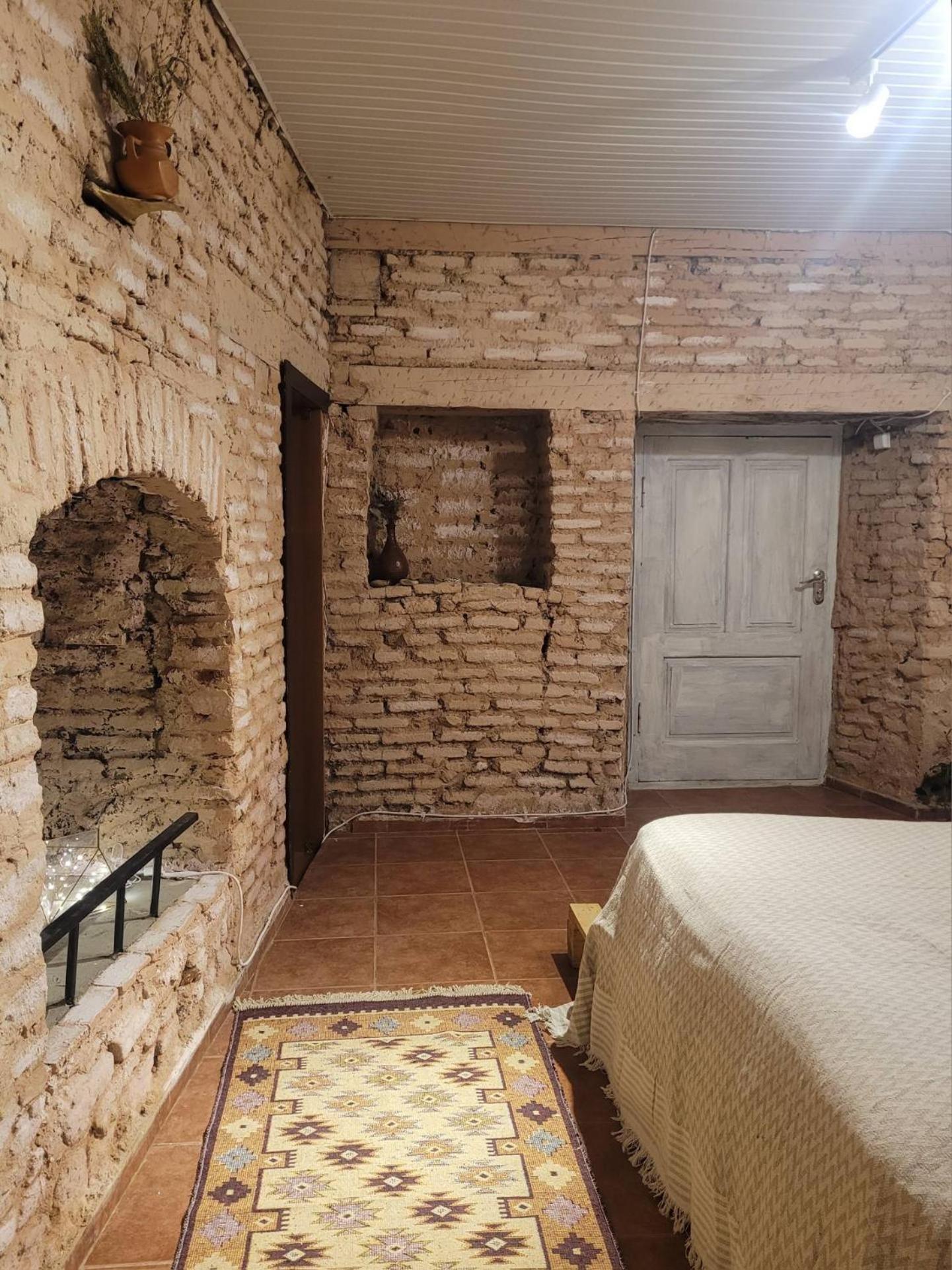 Friends Hostel Тбілісі Екстер'єр фото