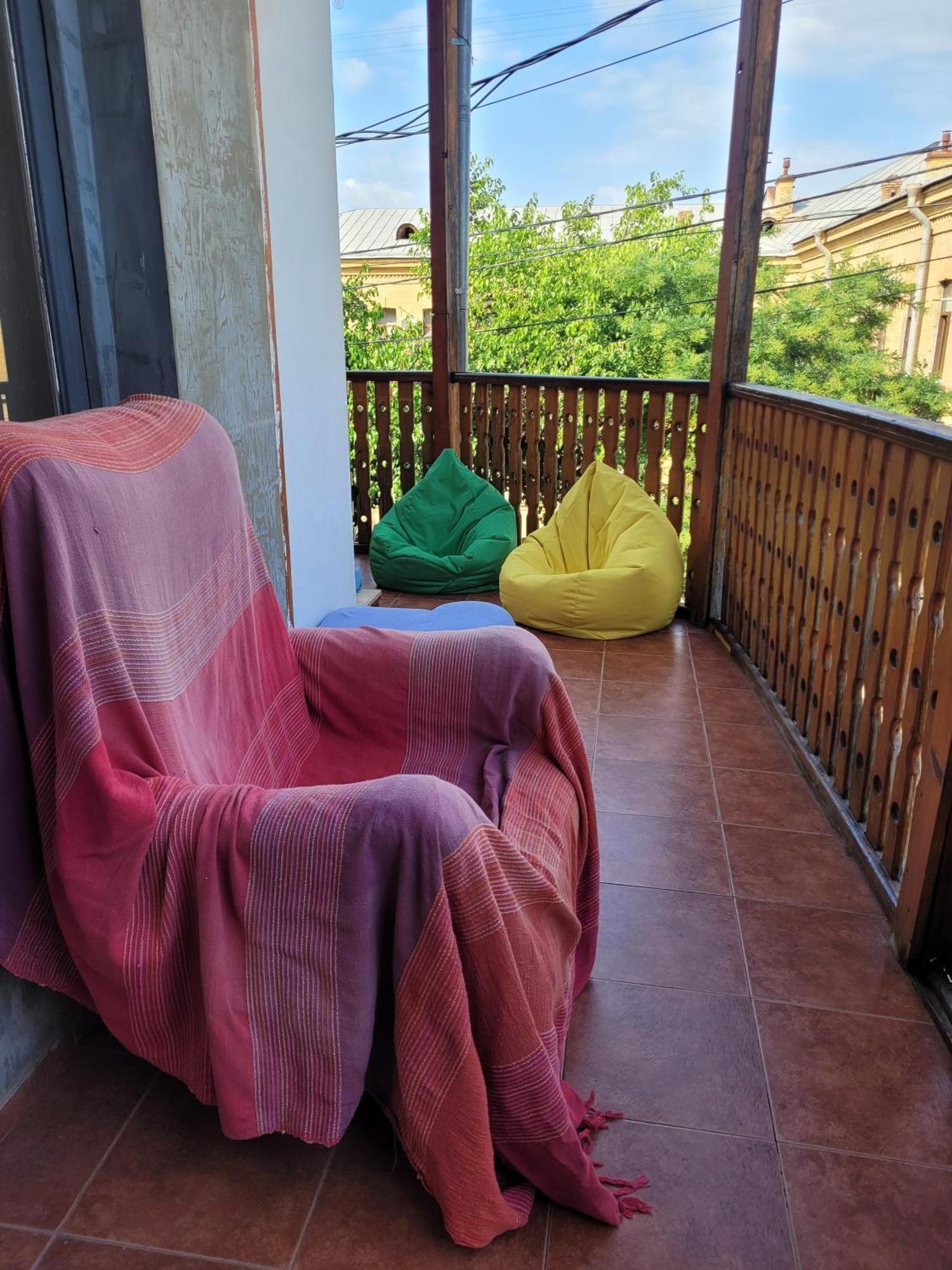 Friends Hostel Тбілісі Екстер'єр фото