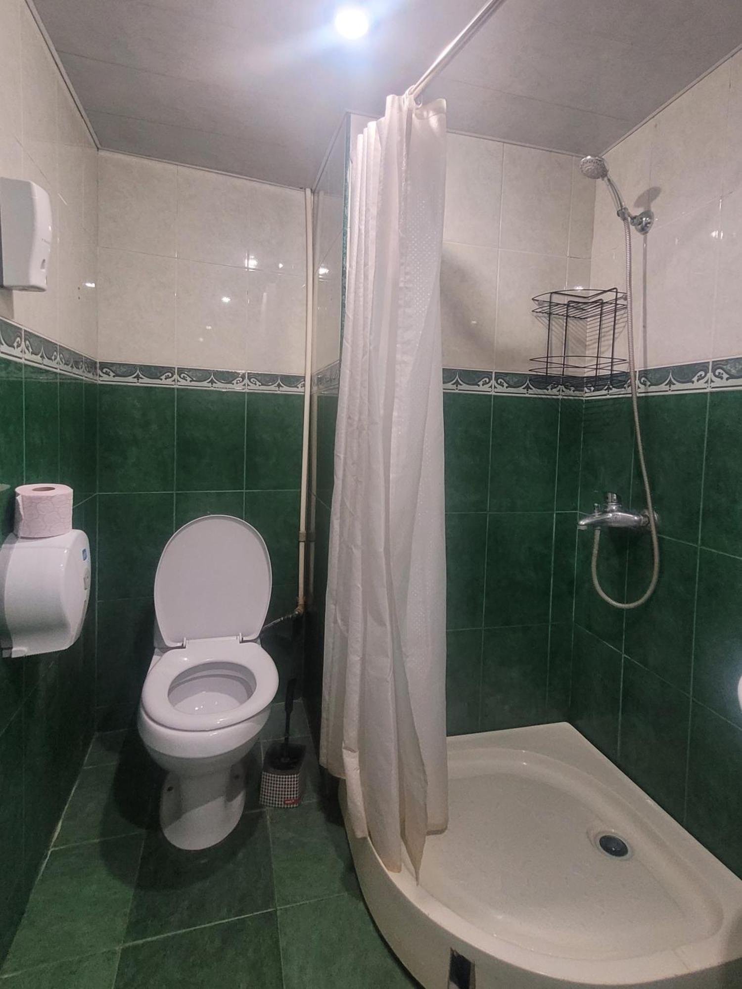 Friends Hostel Тбілісі Екстер'єр фото