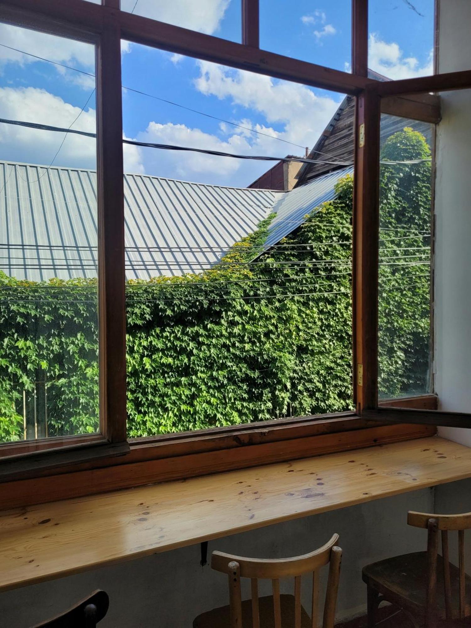 Friends Hostel Тбілісі Екстер'єр фото