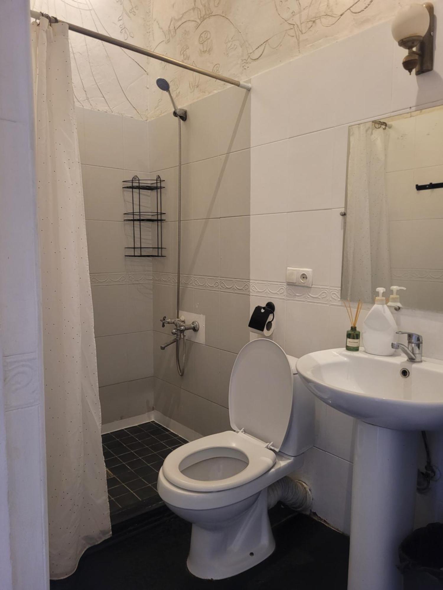 Friends Hostel Тбілісі Екстер'єр фото
